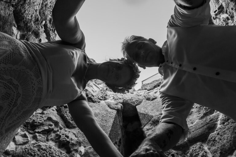 Brautpaar im Nuraghe Palmavera, Alghero - meer sardinien urlaub