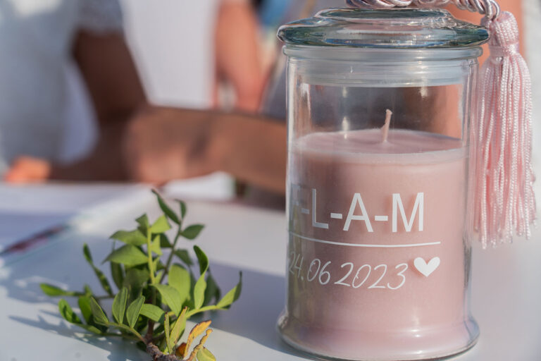 Detail-Aufnahme-für-ein-Familien--und-Eheversprechen---meer-sardinien-urlaub