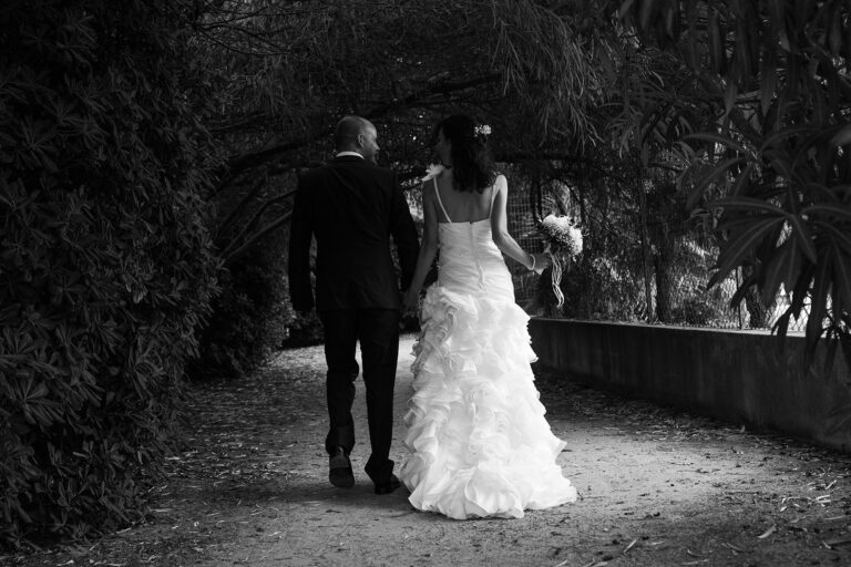 Frisch verheiratet, standesamtliche Trauung in Pula - meer sardinien urlaub