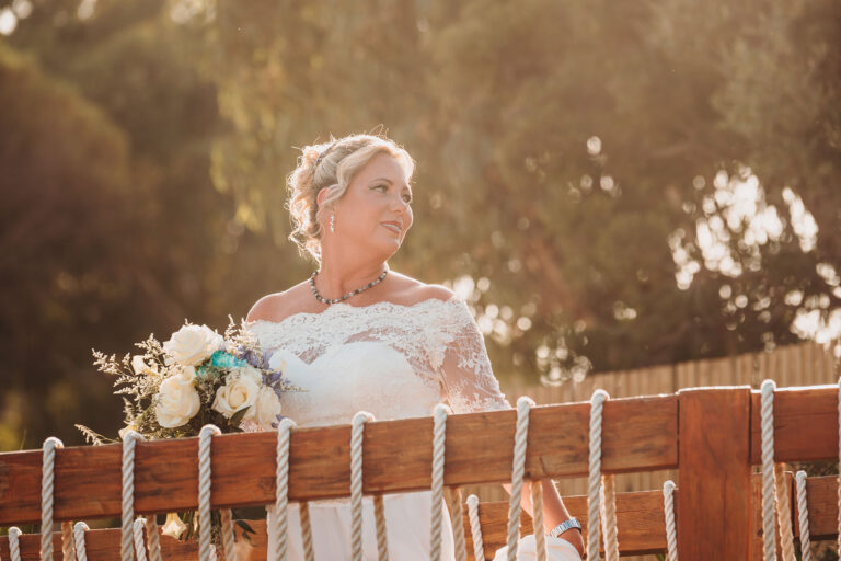 die-Braut-kommt,-Strandhochzeit---meer-sardinien-urlaub