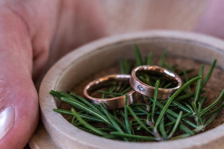 die Trauringe für das wichtigste Ja-Wort im Leben - meer sardinien urlaub