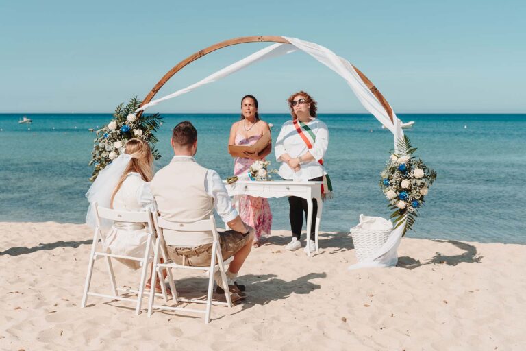 die-intime,-wunderbare-Strandhochzeit---meer-sardinien-urlaub