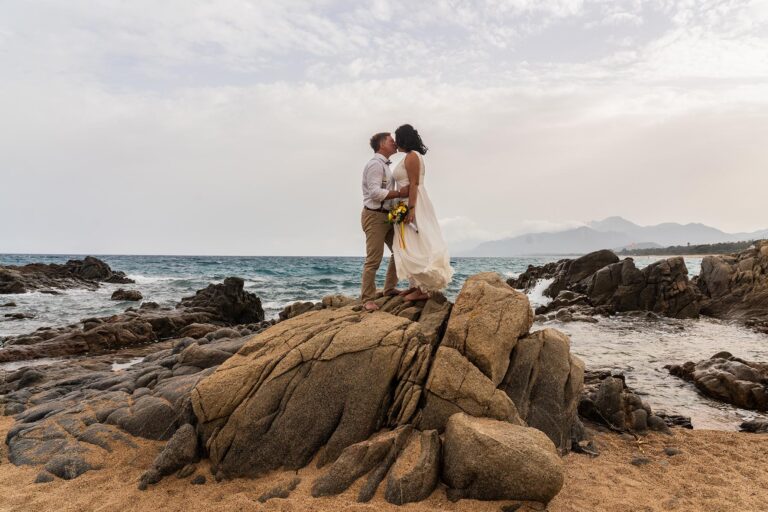 neue Zweisamkeit nach der Strandhochzeit - meer sardinien urlaub