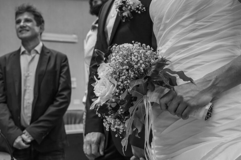 standesamtliche Trauung mit Trauzeugen in Pula - meer sardinien urlaub