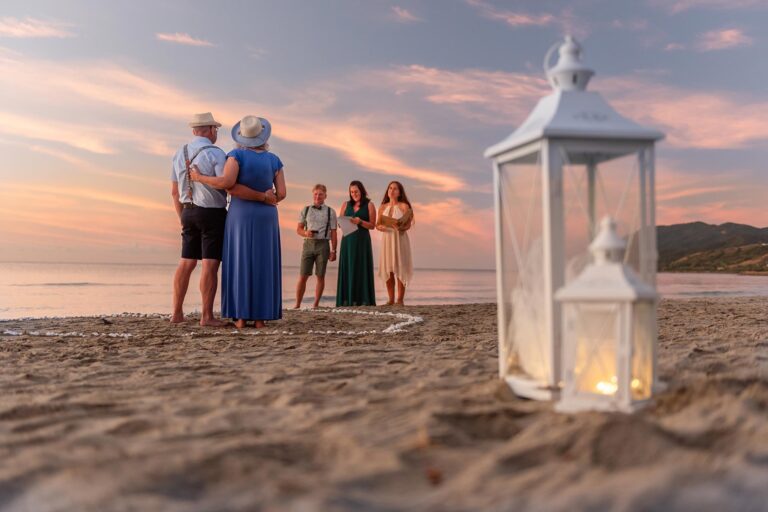 die-Zeremonie-der-Strandhochzeit---meer-sardinien-urlaub