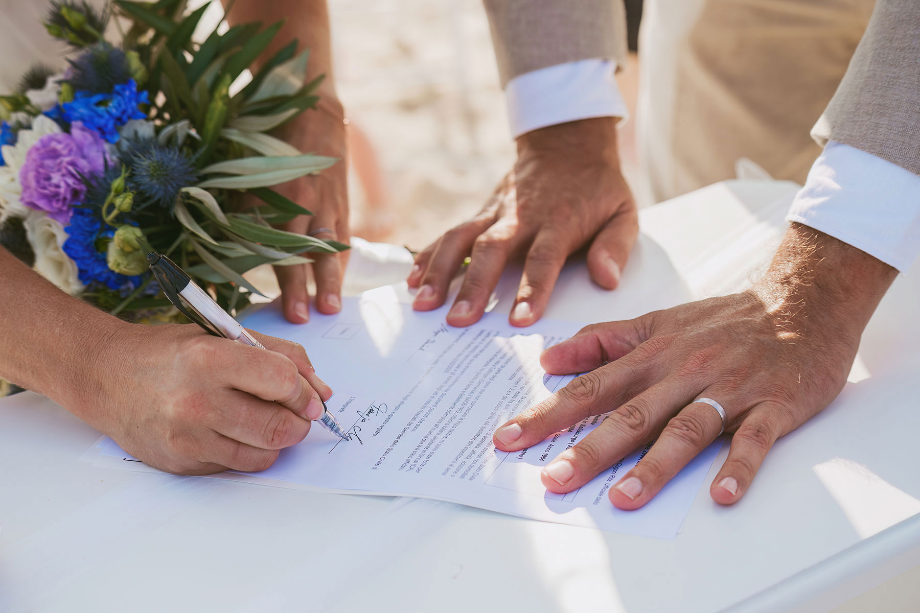 Planung und Vorbereitung der Dokumente für Ihre rechtsgültige Hochzeit auf Sardinien