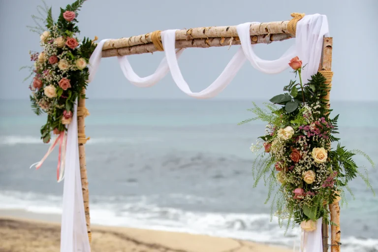 das Setting zur Strandhochzeit, meer sardinien urlaub
