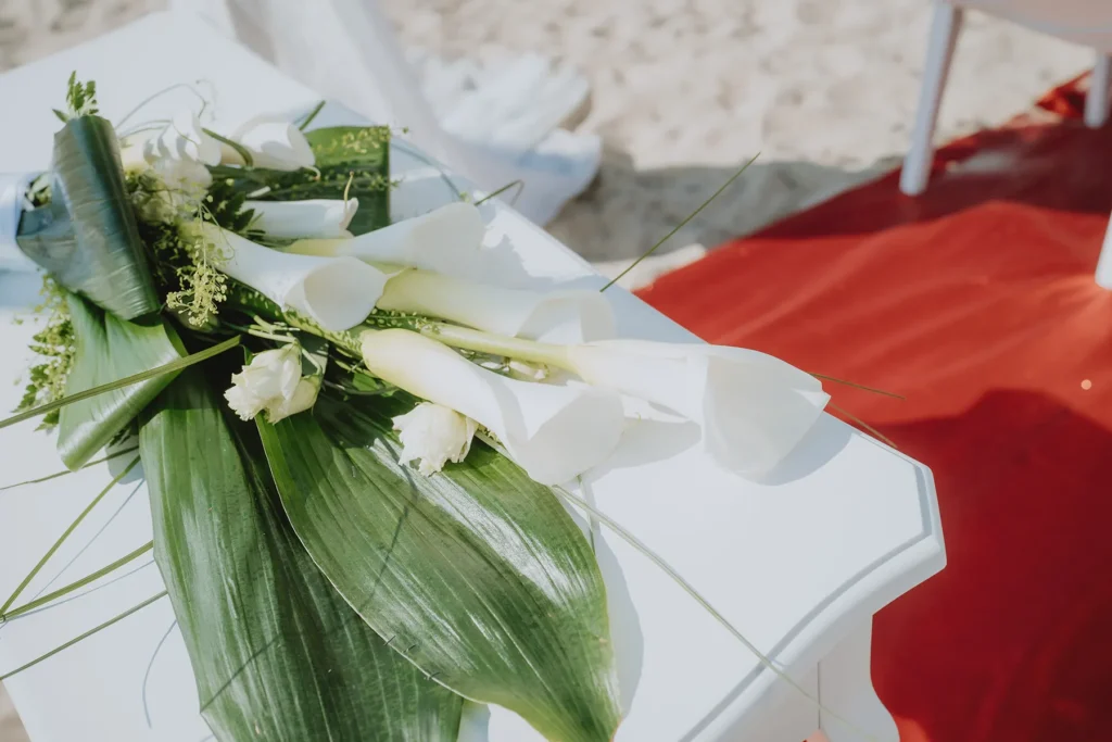 der Brautstrauss, Strandhochzeit, meer sardinien urlaub