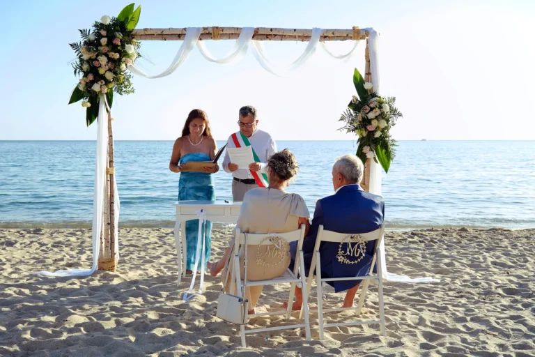 die Ehe-Zeremonie, Strandhochzeit, meer sardinien urlaub