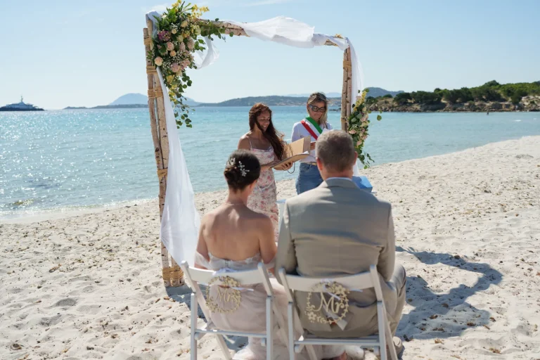 die Trauungszeremonie, Strandhochzeit, meer sardinien urlaub