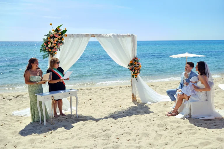 die Zelebrierung der Strandhochzeit, meer sardinien urlaub