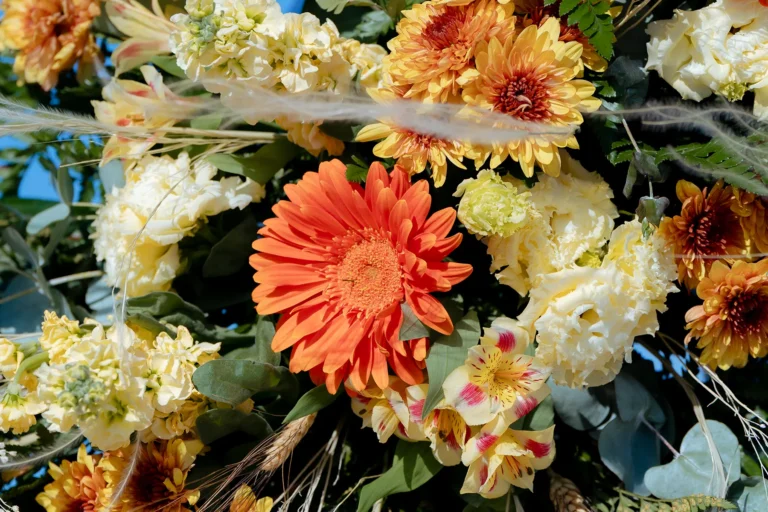 die herrlichen Blumen zur Strandhochzeit - meer sardinien urlaub