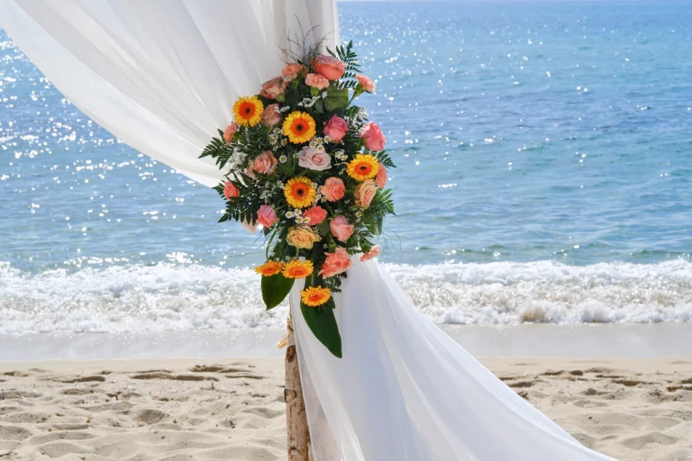wunderbare Blumen zur Strandhochzeit, meer sardinien urlaub