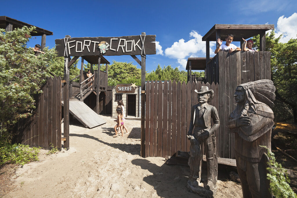 die Festung im Kinderbereich des Hotels Le Dune, Badesi - meer sardinien urlaub