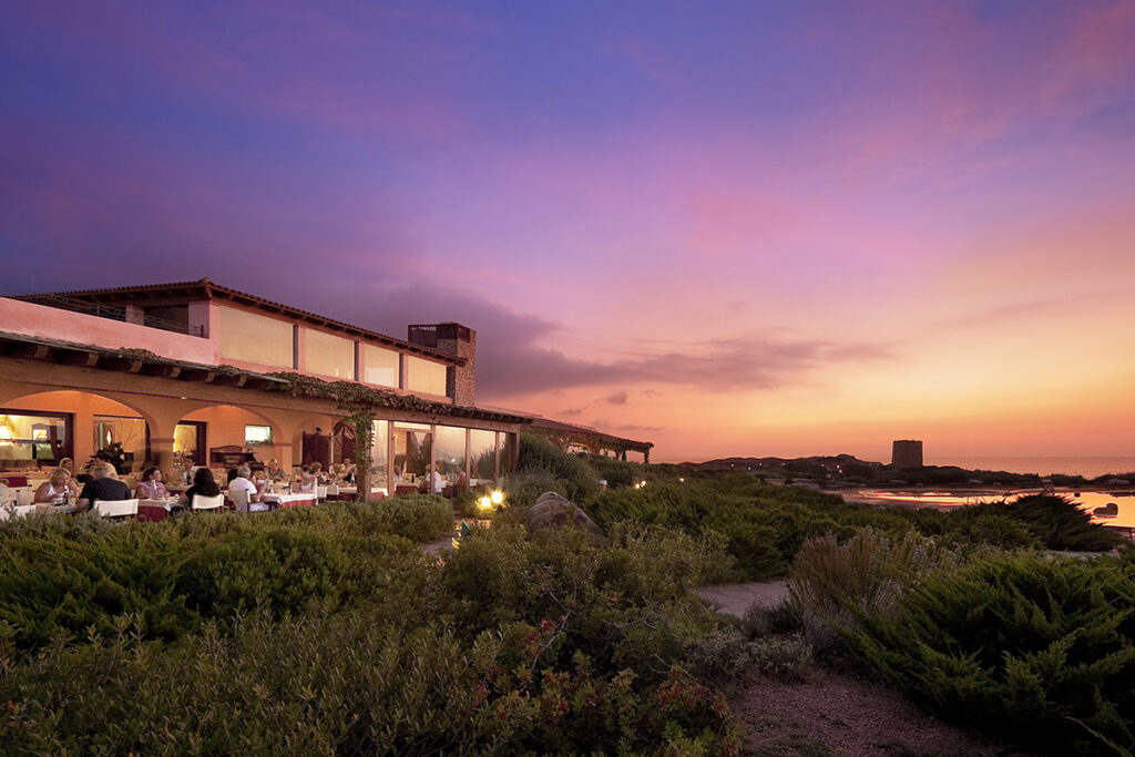 Abendstimmung beim Hotel Relax Thalasso & Spa Torreruja, Isola Rossa - meer sardinien urlaub