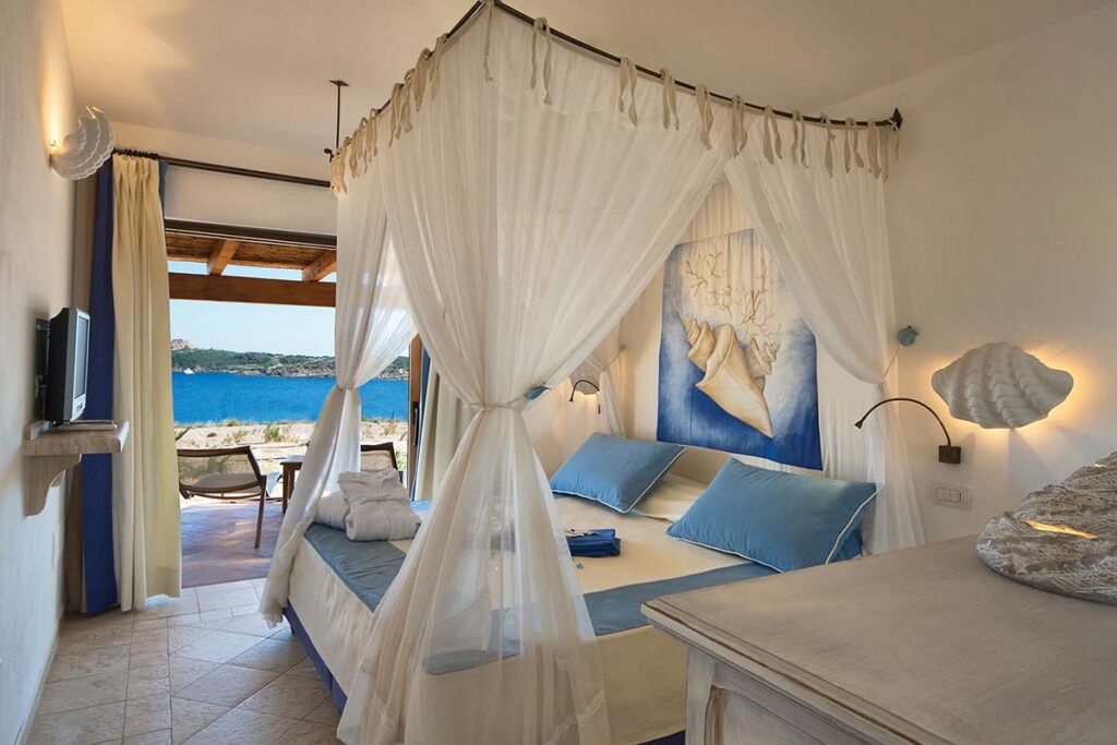 President-Zimmer mit Meerblick des Hotels Relax Thalasso & Spa Torreruja, Isola Rossa - meer sardinien urlaub