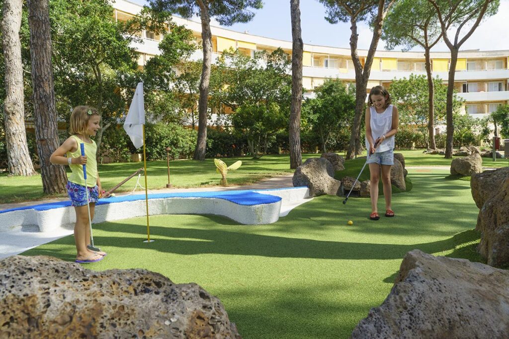 Adventure-Golf im Hotel Tirreno Resort, Cala LIberotto bei Orosei - meer sardinien urlaub