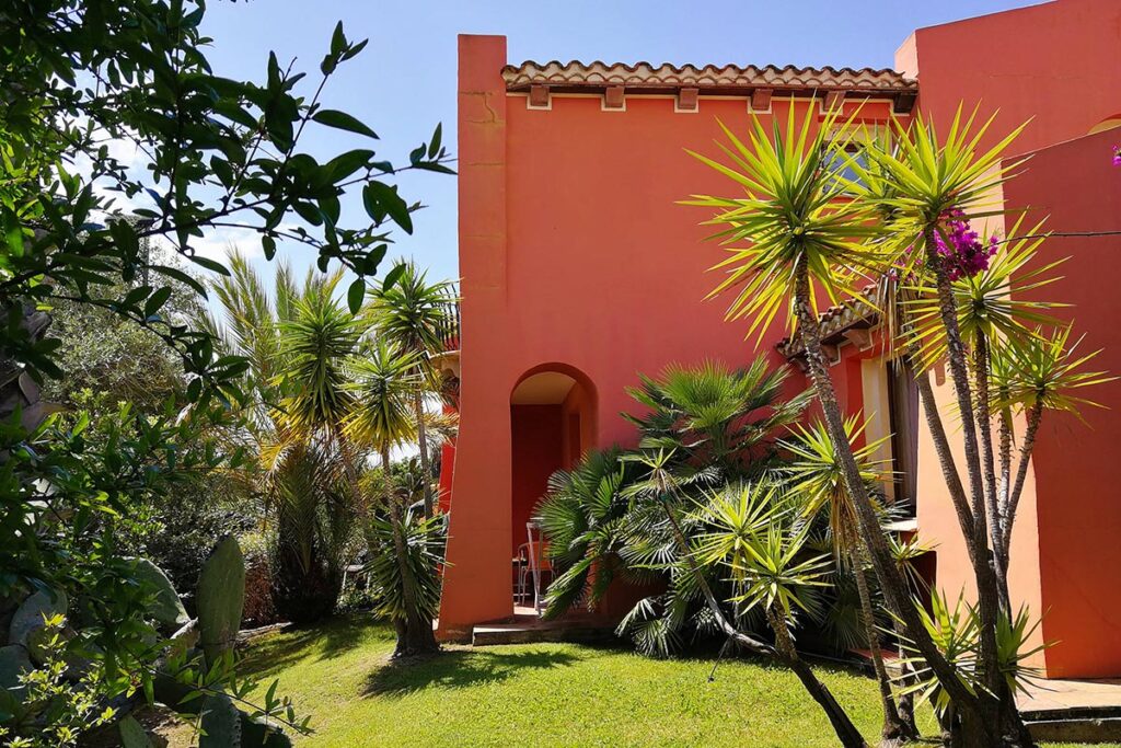 Aussenbereich des Hotels Il Vecchio Mulino, Arbatax bei Tortoli - meer sardinien urlaub