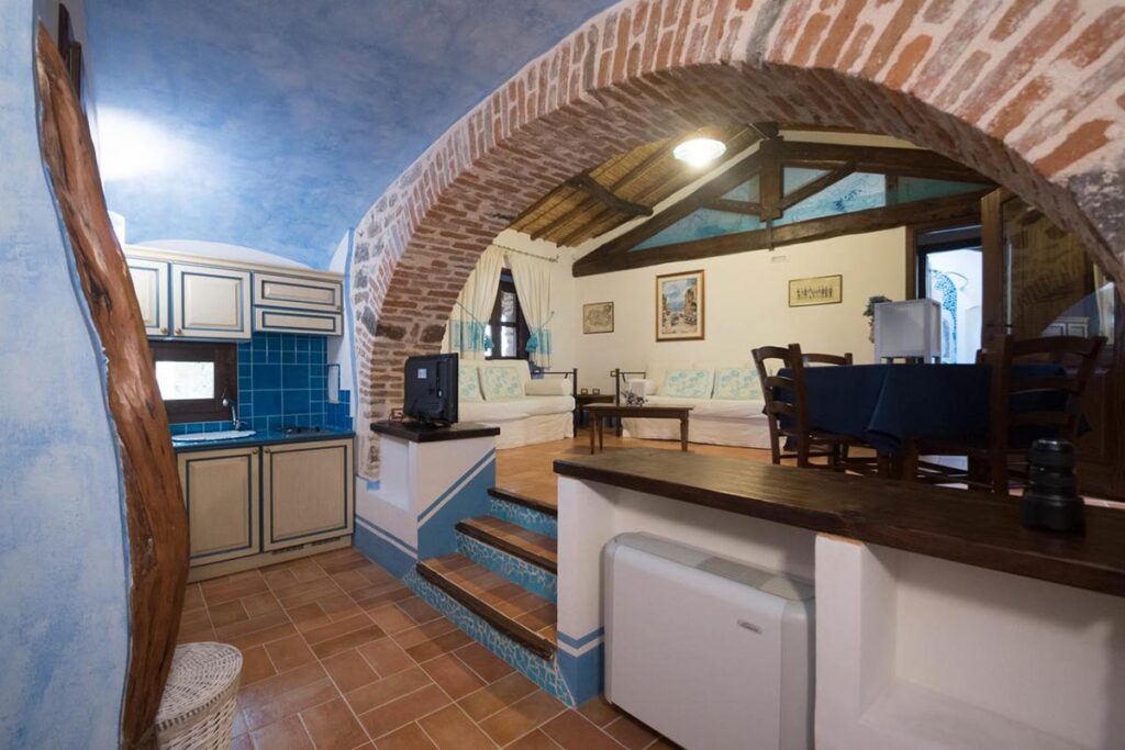 Blick in die grosszuegige Senior Suite Le Conchiglie des Hotels Anticos Palathos, Orosei - meer sardinien urlaub