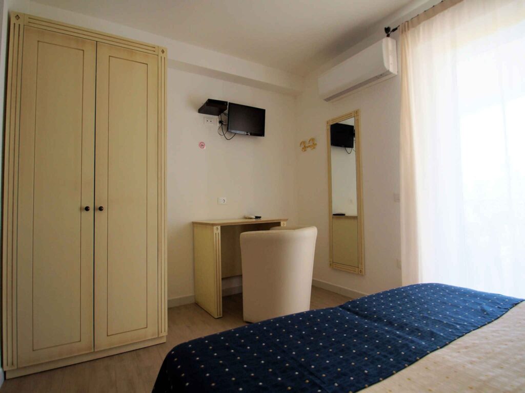 Doppelzimmer des Hotels Tartaruga Bianca, La Ciaccia-Valledoria - meer sardinien urlaub