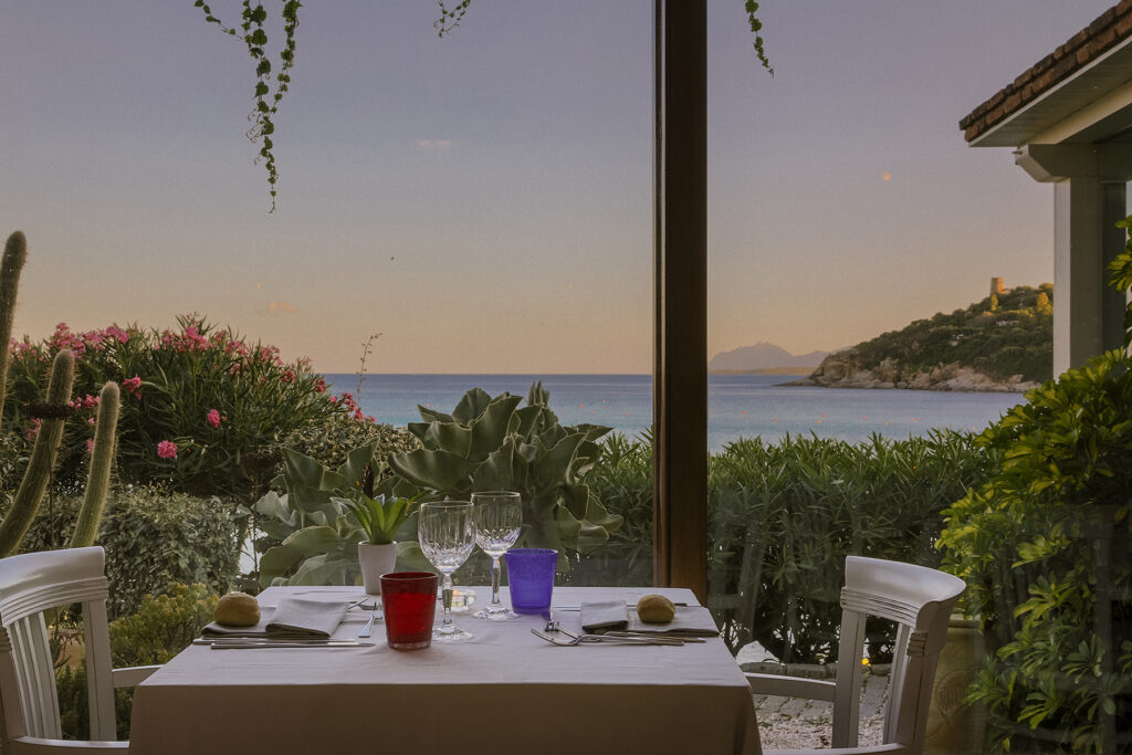 Essen mit Meerblick im Hotel La Bitta, Arbatax - meer sardinien urlaub