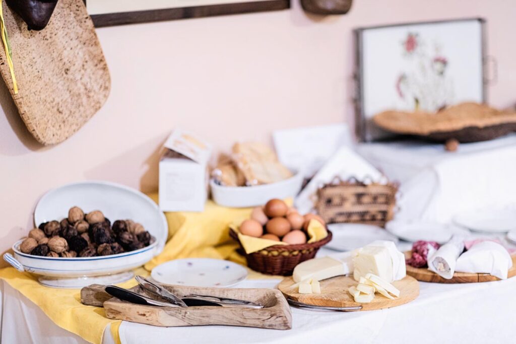 Fruehstueck im Hotel Villa Asfodeli, Tresnuraghes - meer sardinien urlaub