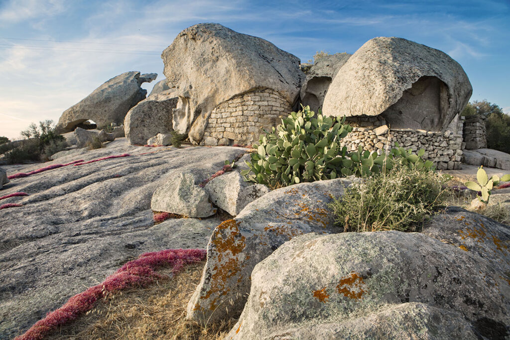Herrliche Granitformationen im Garten des Hotels Resort Tenuta Pilastru, Arzachena - meer sardinien urlaub