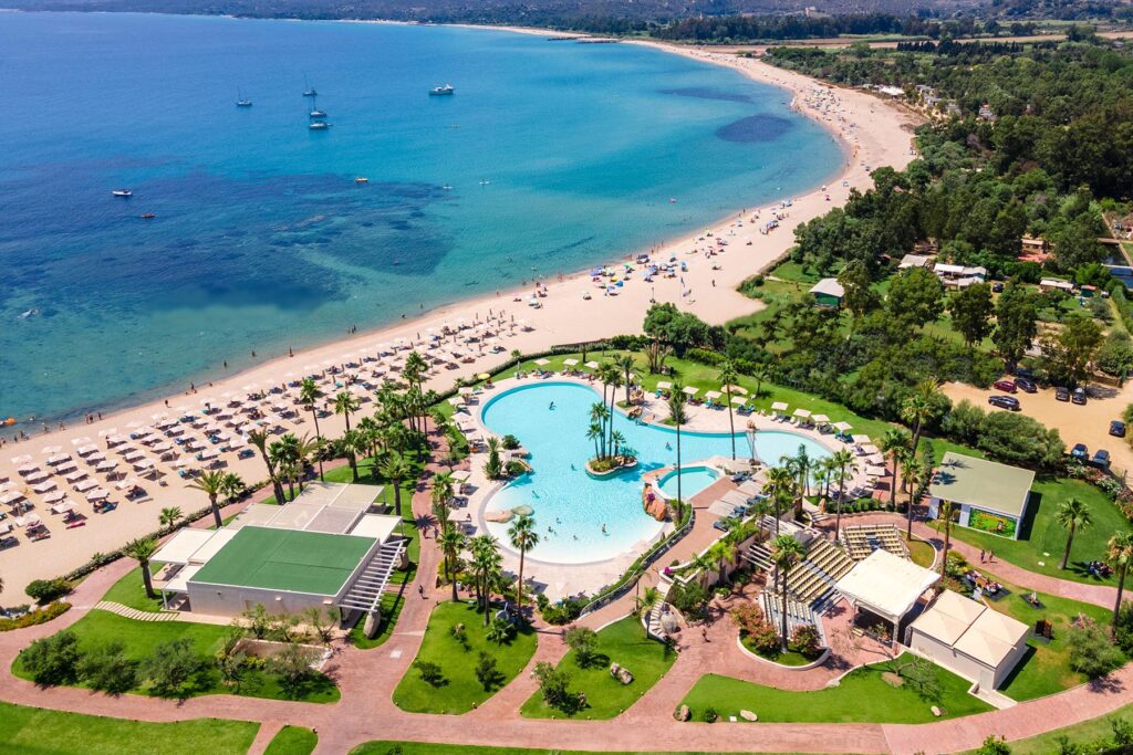 Herrliche Luftaufnahme vom Hotel Club Saraceno, Arbatax - meer sardinien urlaub