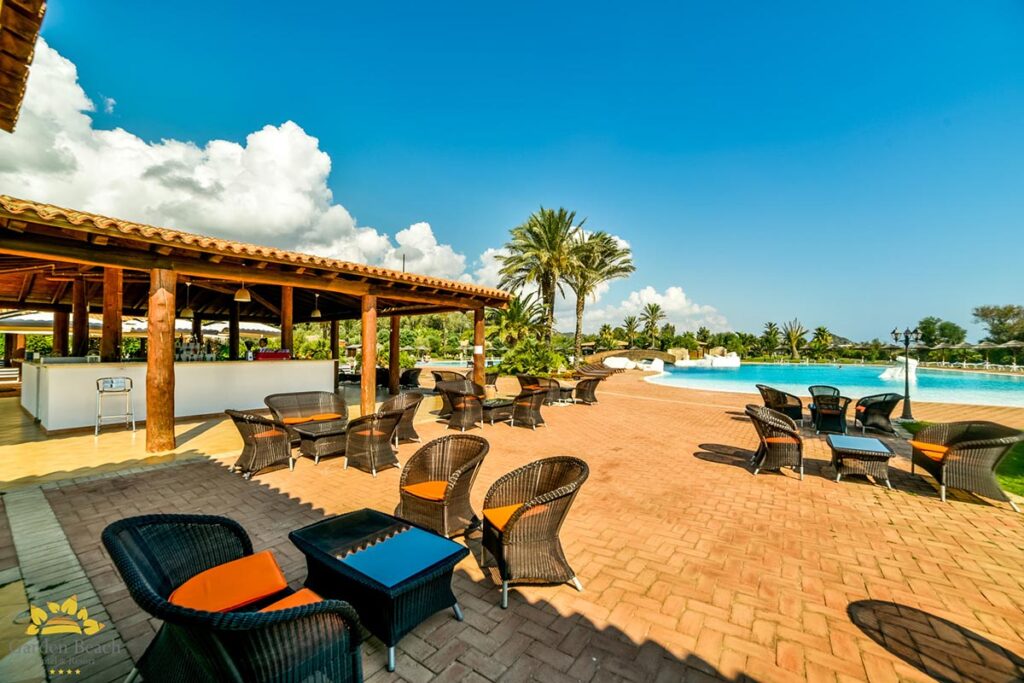 die Poolterrasse, Hotel Garden Beach, Cala Sinzias-Castiadas - meer sardinien urlaub