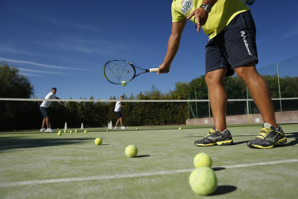 Tennis ist nur eine der vielen Sportmöglichkeiten im Hotel Club Saraceno, Arbatax - meer sardinien urlaub