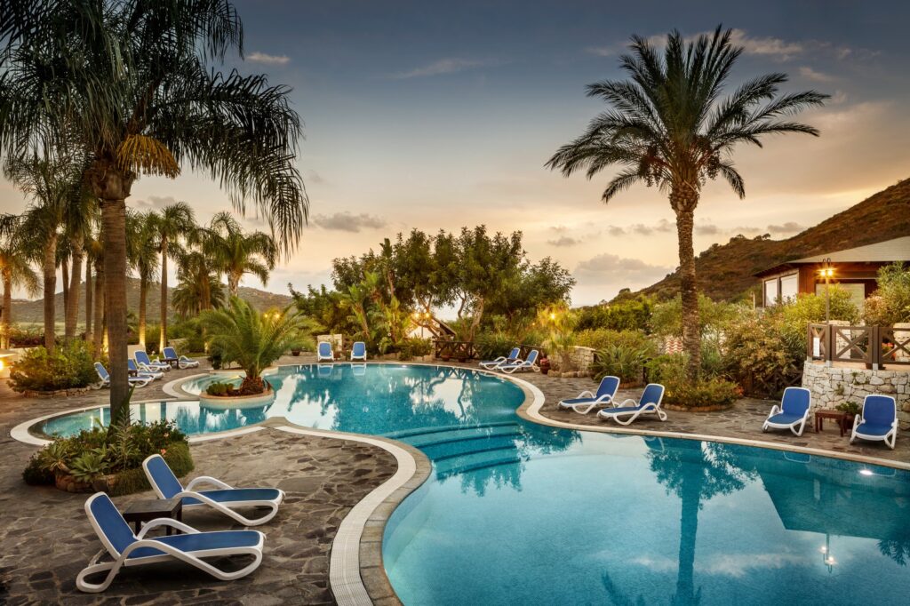 Urlaubsstimmung am Pool, Hotel Cruccuris Resort, Villasimius - meer sardinien urlaub