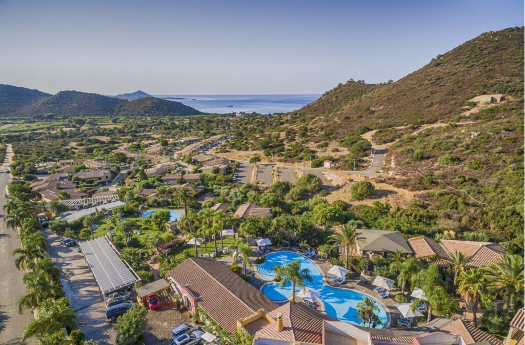 Vogelperspektive vom Hotel Cruccuris Resort, Villasimius - meer sardinien urlaub