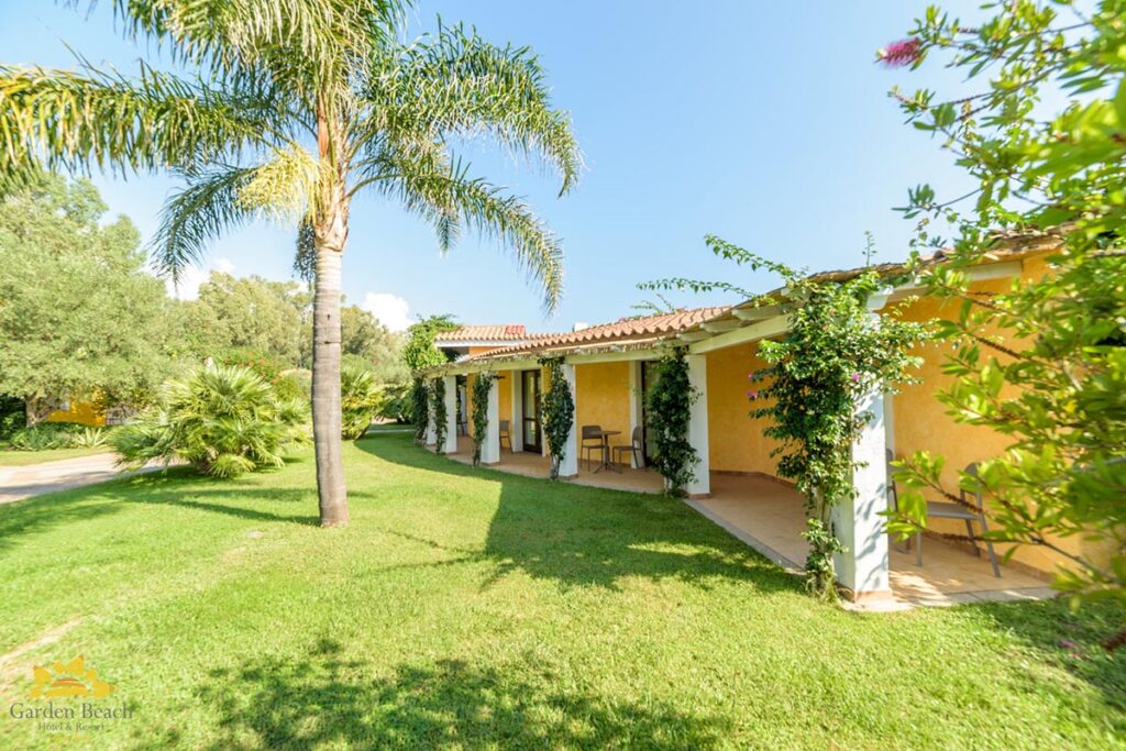 Zimmer und Gartenanlage vom Hotel Garden Beach, Cala Sinzias-Castiadas - meer sardinien urlaub