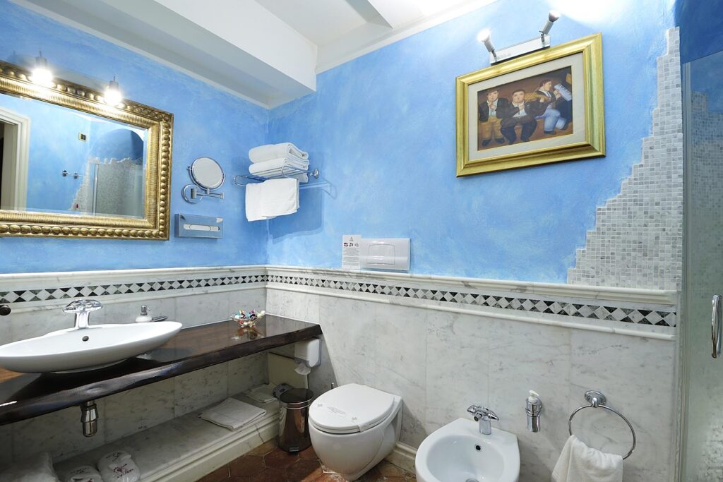 auch im Bad zeigt sich Detail-Liebe, Deluxe-Prestige-Zimmer des Hotels La Bitta, Arbatax - meer sardinien urlaub