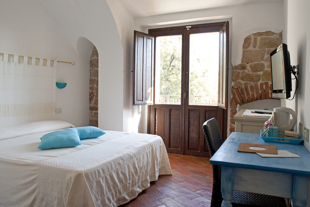 das Balcony Top Floor Zimmer Mariolu mit Meersicht, Hotel Nascar - meer sardinien urlaub