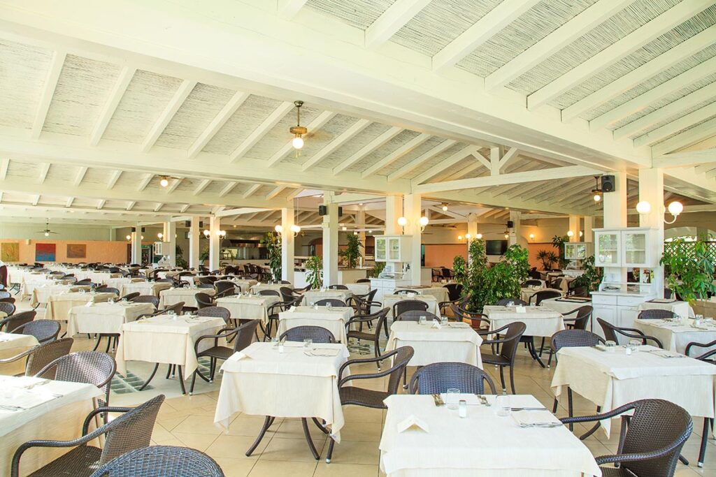 das Restaurant La Bahia, Hotel Garden Beach, Cala Sinzias-Castiadas - meer sardinien urlaub