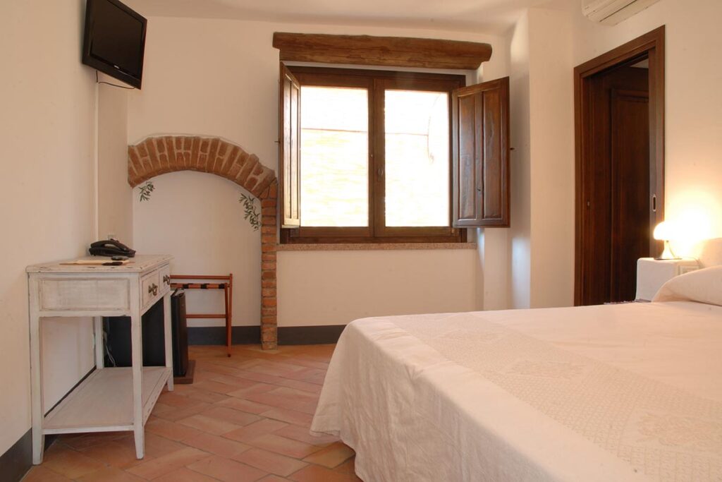 das Standardzimmer Olia im zweiten Stock, Hotel Nascar - meer sardinien urlaub