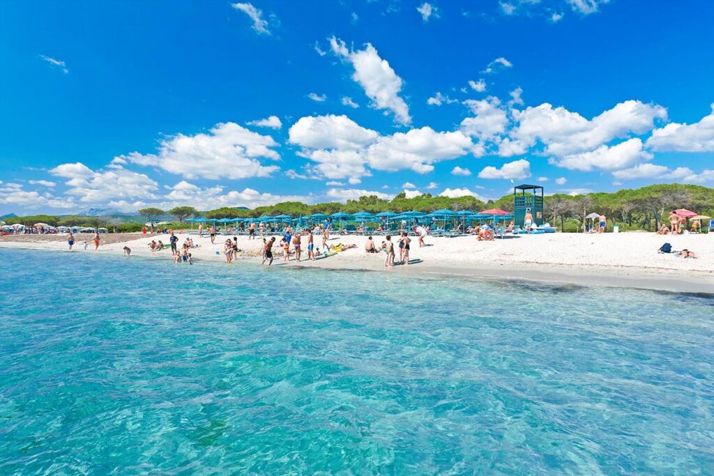 das glasklare Meer beim Hotel Li Cupulatti - meer sardinien urlaub
