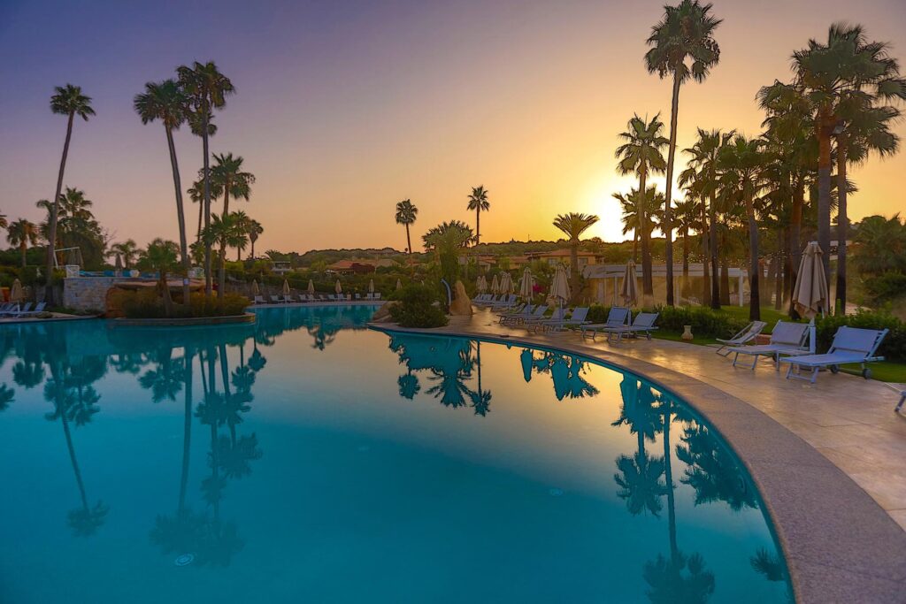 der Pool in Abendstimmung, Hotel Club Saraceno, Arbatax - meer sardinien urlaub