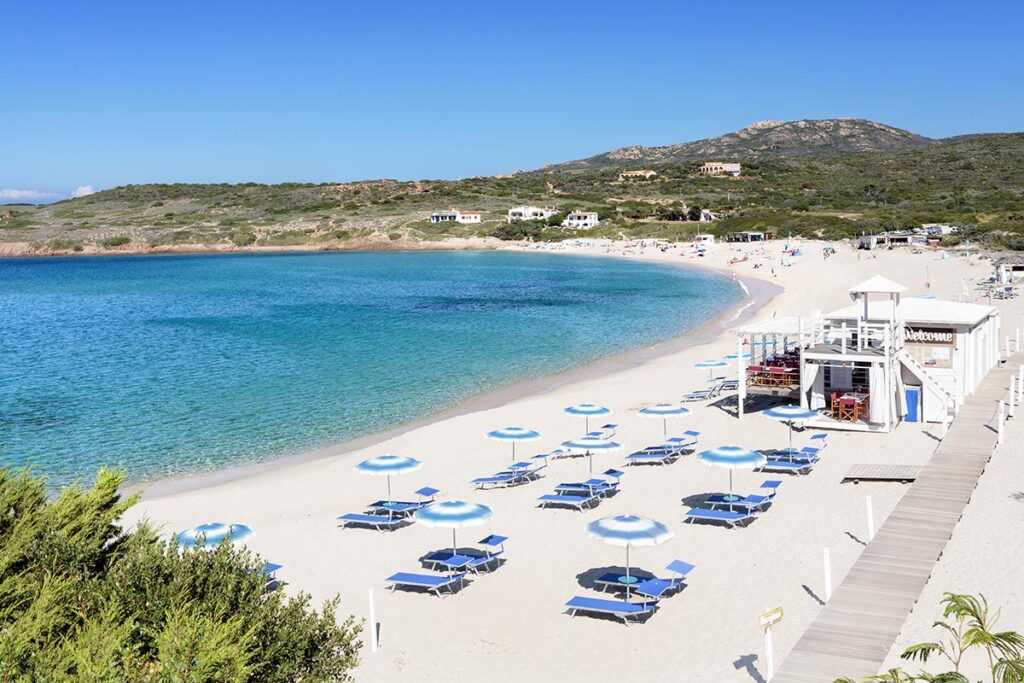 der Strand des Hotels Marinedda, Isola Rossa - meer sardinien urlaub