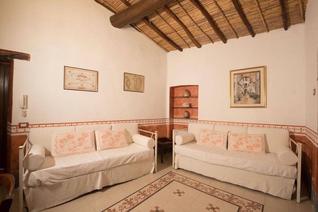 er Wohnbereich der Senior Suite La Perla im Hotel Anticos Palathos, Orosei - meer sardinien urlaub