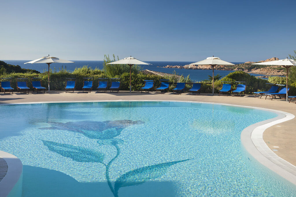 der obere Pool des Hotels Marinedda, Isola Rossa - meer sardinien urlaub