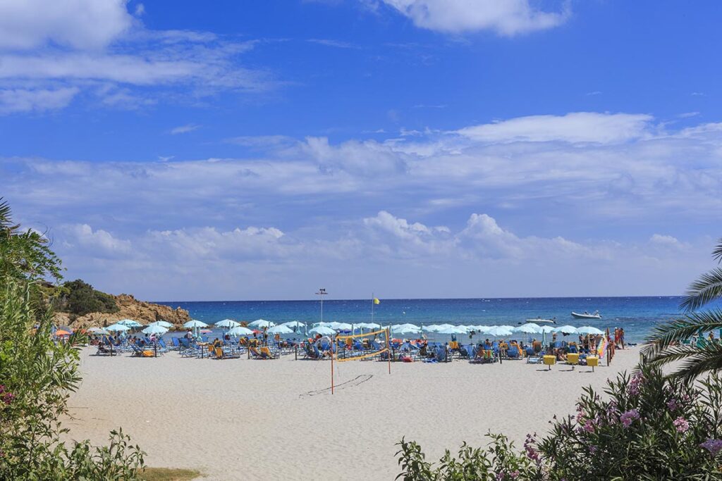 die tolle Sandstrand am Hotel Tirreno Resort, Cala LIberotto bei Orosei - meer sardinien urlaub