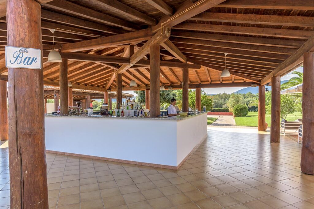 die American Bar, Hotel Garden Beach, Cala Sinzias-Castiadas - meer sardinien urlaub
