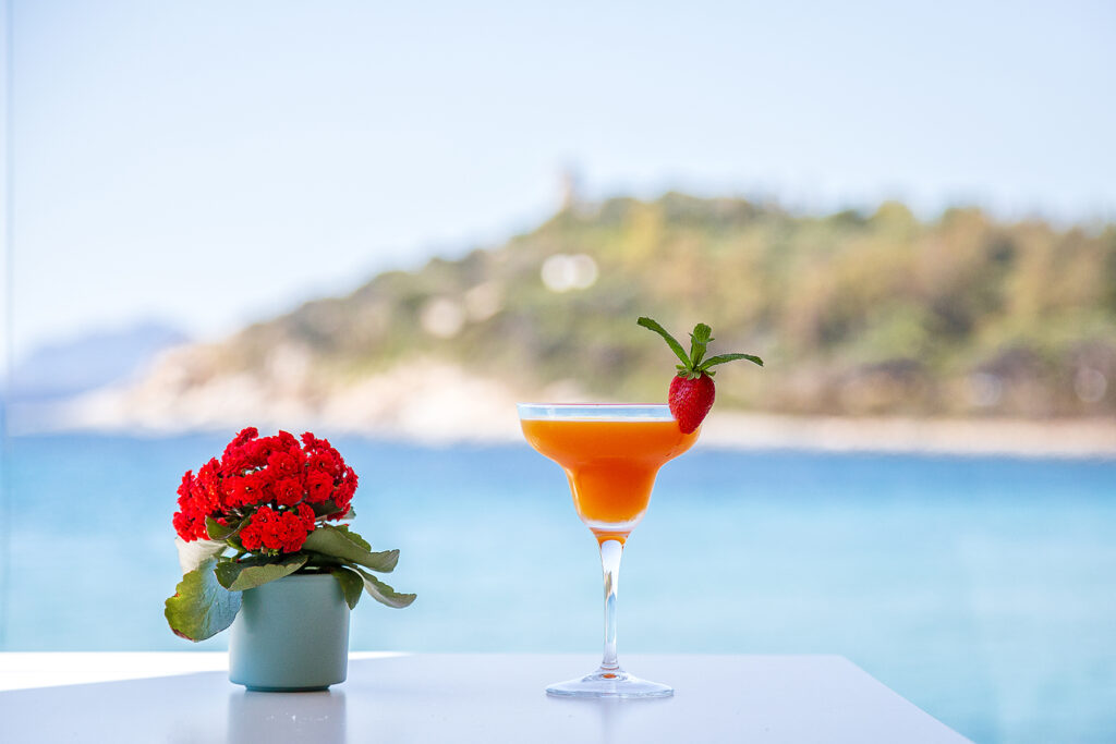mit solch einem Meerblick schmeckt der Drink in der Bar-Terrasse noch besser, Hotel La Bitta, Arbatax - meer sardinien urlaub