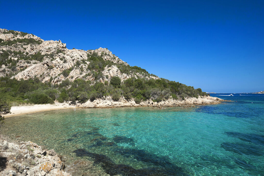 Blick auf die Traumbucht beim Hotel Thalasso und Spa Capo D’Orso, Palau – meer sardinien urlaub