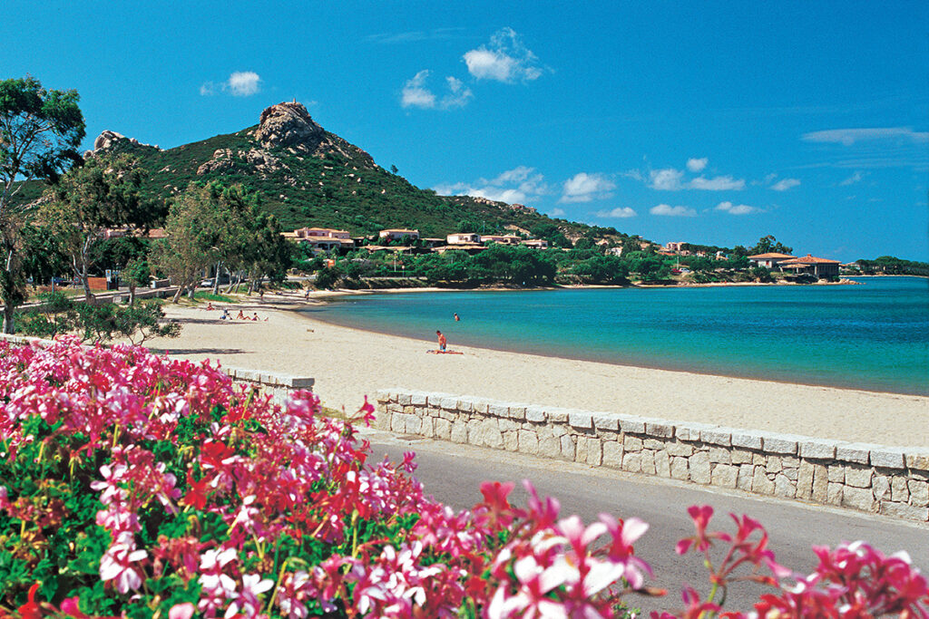 Der Strand des Aparthotels Cala di Falco, Cannigione - meer sardinien urlaub