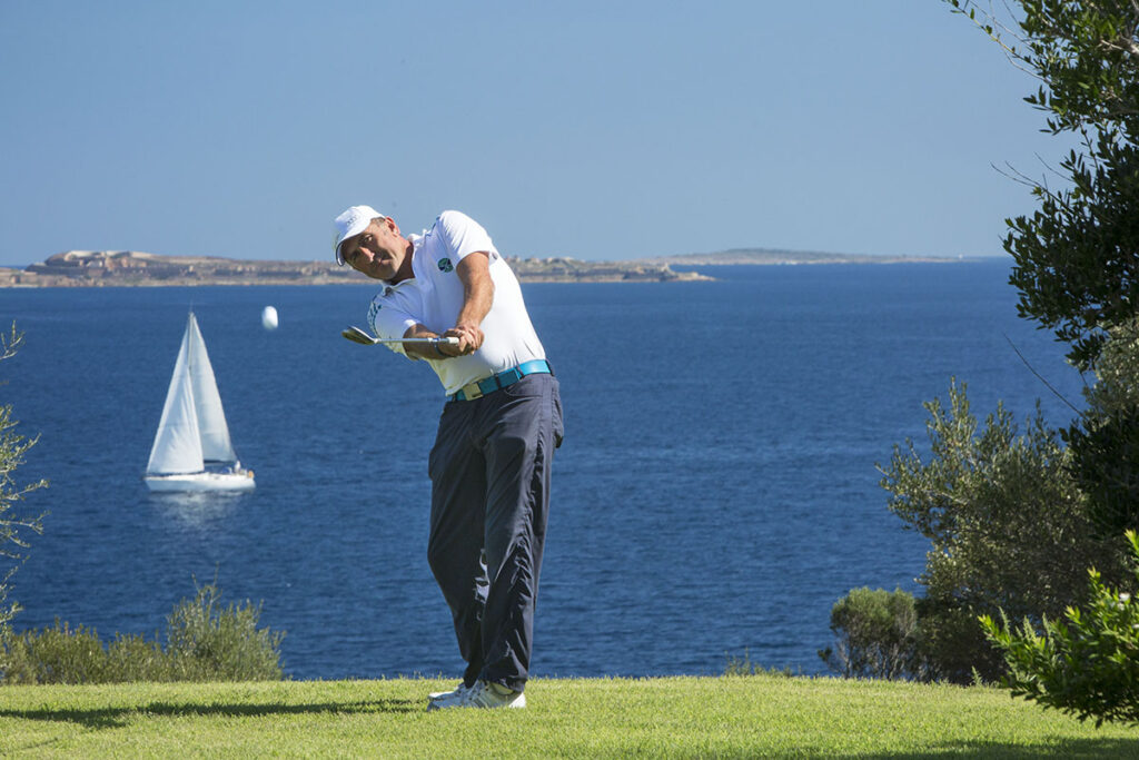 Golfspielen nahe des Hotels Thalasso und Spa Capo D’Orso, Palau – meer sardinien urlaub