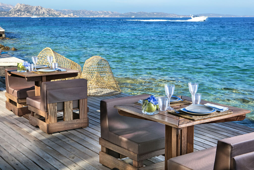 Mittagessen auf den Terrassen am Meer des Hotels Thalasso und Spa Capo D’Orso, Palau – meer sardinien urlaub