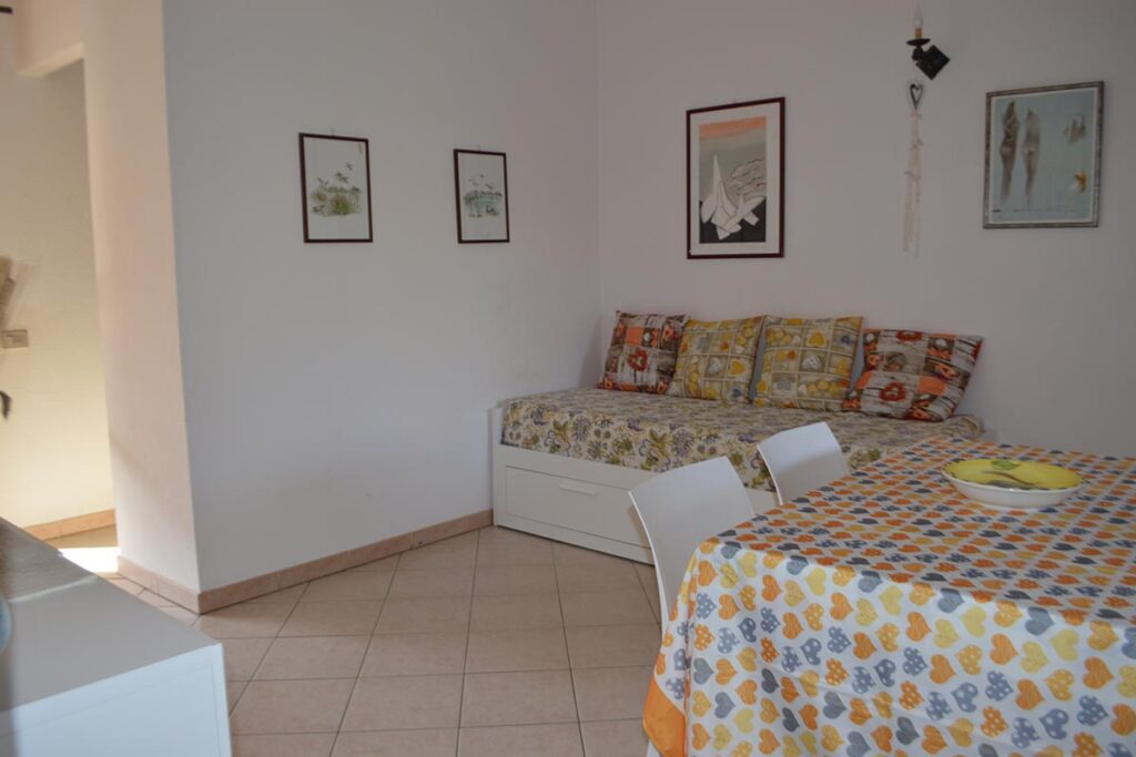 Wohn- und Essraum vom Ferienhaus Anastasia - meer sardinien urlaub